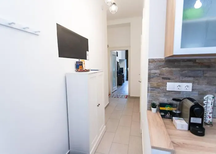 Apartment Lili Lakeside New Renovated